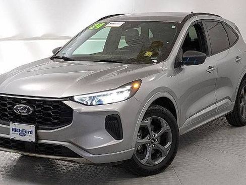Certified 2024 Ford Escape ST-Line AWD/4WD image 5