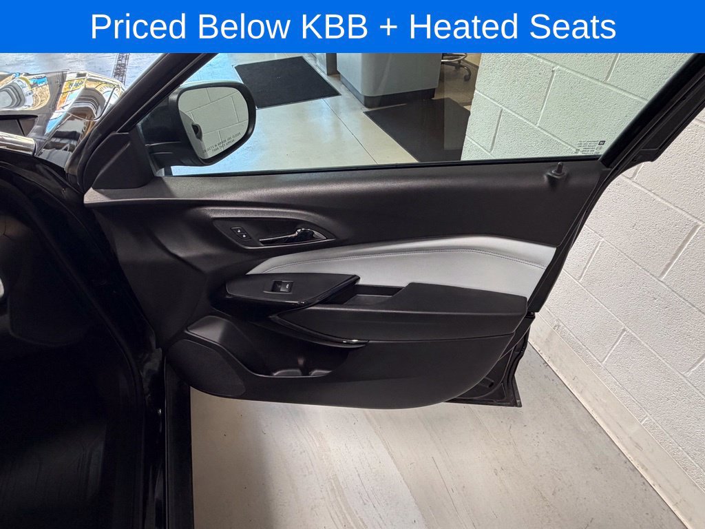 Used 2024 Chevrolet Trax LT w/ LT Convenience Package FWD image 17