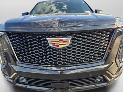 Used 2026 Cadillac Escalade ESV Platinum Sport w/ LPO, Floor Liner Package AWD/4WD image 9