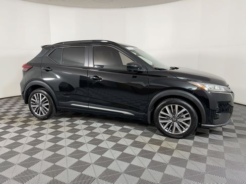 Used 2021 Nissan Kicks SR image 7