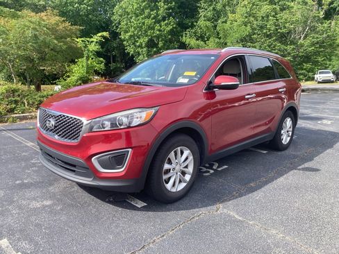 Used 2018 Kia Sorento FWD image 2