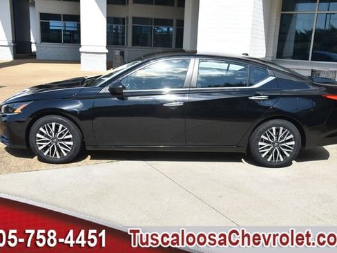 Used 2025 Nissan Altima 2.5 SV FWD image 7
