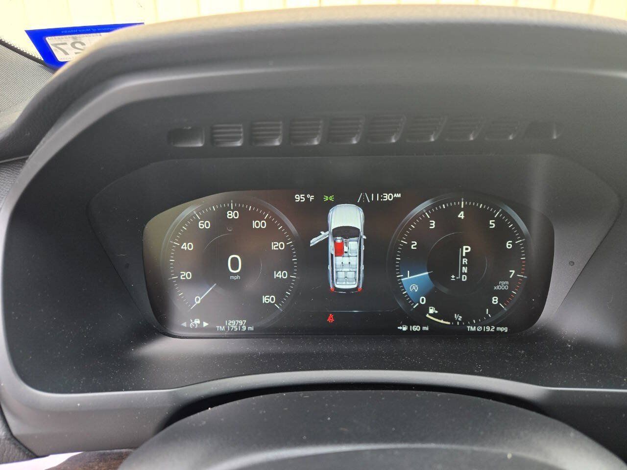 Used 2017 Volvo XC90 T6 Momentum w/ Vision Package AWD/4WD image 10