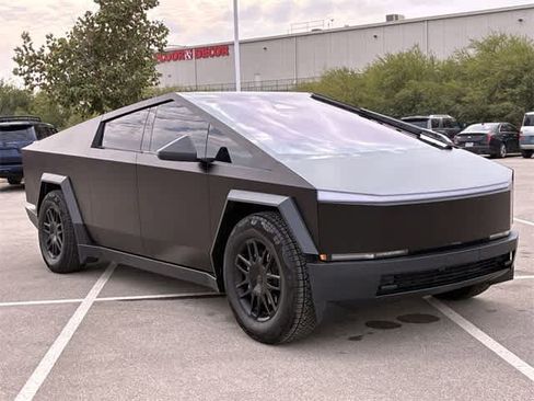 Used 2025 Tesla Cybertruck AWD Crew Cab image 8