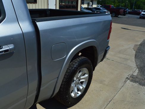Used 2019 RAM 1500 Laramie AWD/4WD image 4