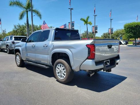 Used 2024 Toyota Tacoma SR5 AWD/4WD image 7