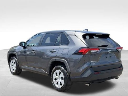 Used 2024 Toyota RAV4 LE AWD/4WD image 5