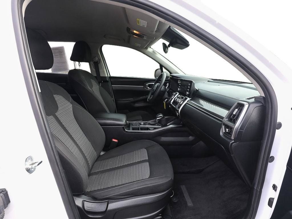 Used 2023 Kia Sorento LX FWD image 22