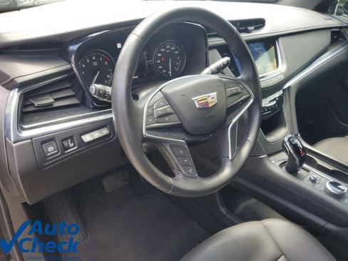 Certified 2024 Cadillac XT5 Premium Luxury w/ Technology Package FWD image 18