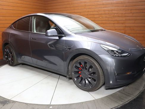 Used 2022 Tesla Model Y Performance image 18