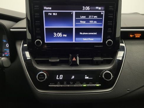Used 2022 Toyota Corolla LE image 25