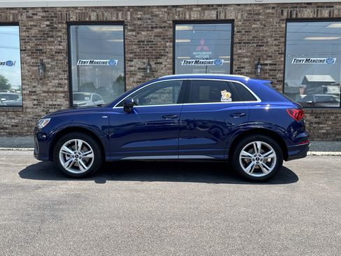 Used 2024 Audi Q3 2.0T Premium w/ Convenience Package AWD/4WD image 2