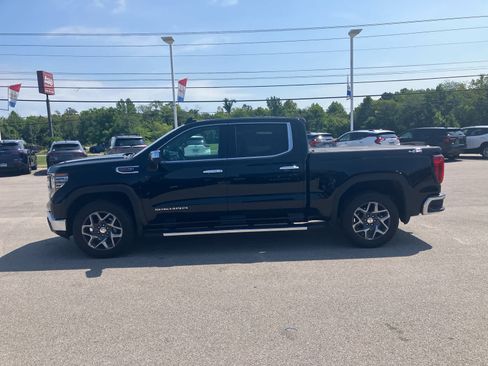 Used 2024 GMC Sierra 1500 SLT w/ SLT Premium Plus Package AWD/4WD image 4