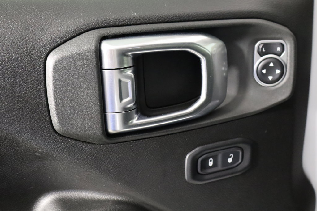 Used 2024 Jeep Wrangler Unlimited w/ Convenience Group AWD/4WD image 20