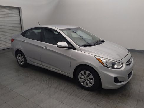 Used 2017 Hyundai Accent SE image 11