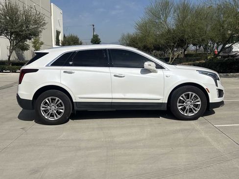 Used 2020 Cadillac XT5 Premium Luxury AWD/4WD image 2