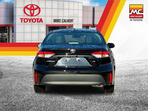 Used 2026 Toyota Corolla LE FWD image 4