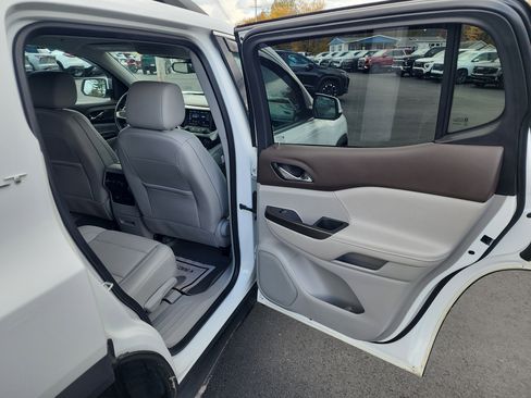 Certified 2023 GMC Acadia SLT w/ Trailering Package image 34