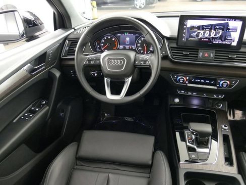 Certified 2025 Audi Q5 2.0T Premium AWD/4WD image 6
