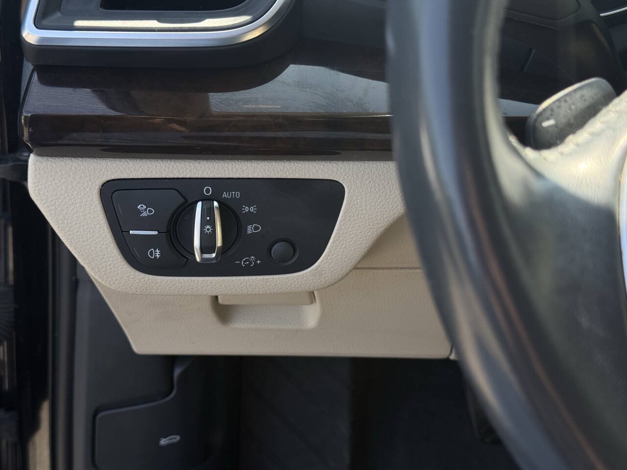 Used 2019 Audi Q5 2.0T Premium w/ Convenience Package AWD/4WD image 14