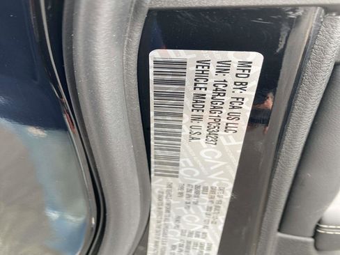 Certified 2023 Jeep Grand Cherokee Laredo w/ Luxury Tech Group I image 24