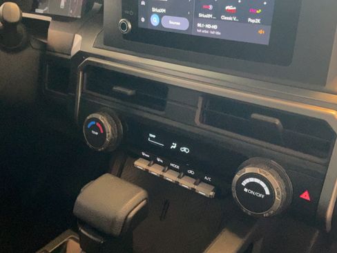 Certified 2025 Toyota 4Runner SR5 AWD/4WD image 38