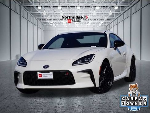 Used 2022 Toyota GR86 Premium w/ ALL Weather Mat Package (TMS) RWD image 1