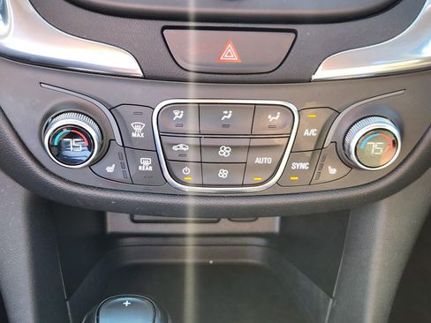 Used 2019 Chevrolet Equinox LT image 32