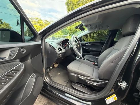 Used 2019 Chevrolet Cruze LT FWD image 19