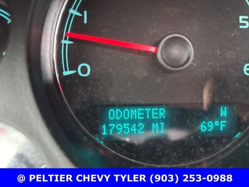 Used 2011 GMC Yukon Denali image 26