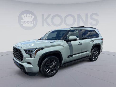 Used 2024 Toyota Sequoia Platinum AWD/4WD image 1