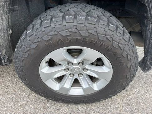 Used 2019 RAM 1500 Laramie AWD/4WD image 14