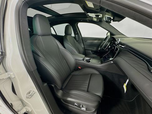 New 2025 Maserati Grecale GT image 29