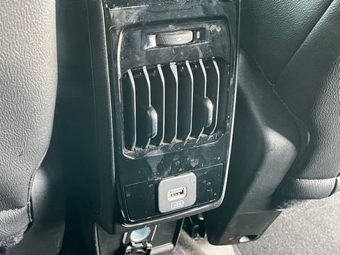 Used 2024 Jeep Compass Limited image 23