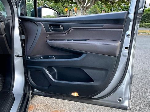 Used 2023 Honda Odyssey EX-L image 19