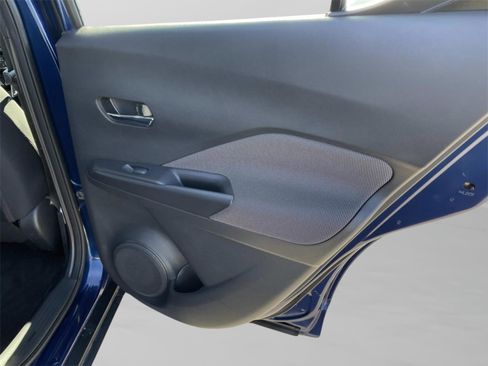 Used 2020 Nissan Kicks SV image 20