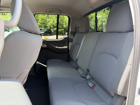 Certified 2018 Nissan Frontier SV w/ Value Truck Package RWD image 15