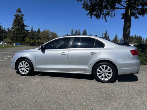Used 2013 Volkswagen Jetta SE FWD image 8