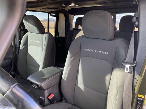 Certified 2022 Jeep Gladiator Overland w/ Trailer Tow Package image 14