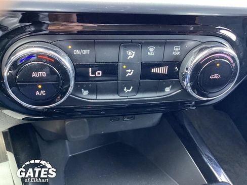 Used 2024 Chevrolet Trax LT w/ Driver Confidence Package FWD image 20