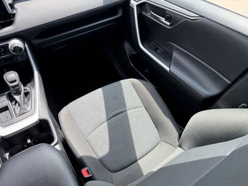 Used 2025 Toyota RAV4 XLE image 28