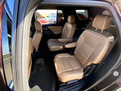 Used 2022 Chevrolet Traverse Premier AWD/4WD image 21