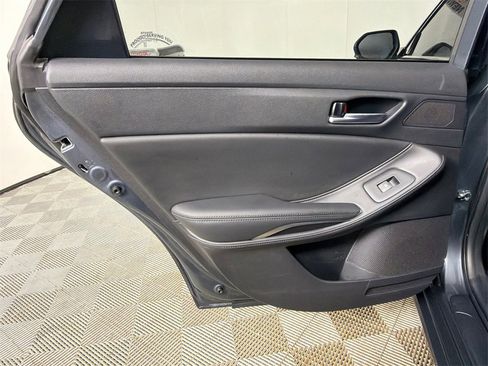 Used 2022 Toyota Avalon XLE image 22