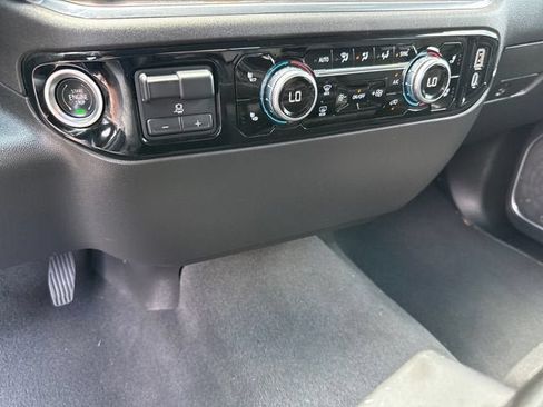 Used 2025 GMC Sierra 1500 SLT AWD/4WD image 22