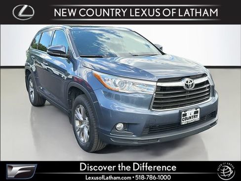 Used 2015 Toyota Highlander XLE AWD/4WD image 1