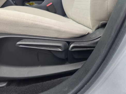Used 2023 Honda HR-V LX image 16