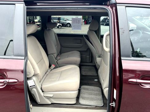 Used 2020 Kia Sedona LX image 10