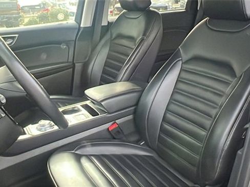 Certified 2024 Ford Edge SEL image 18