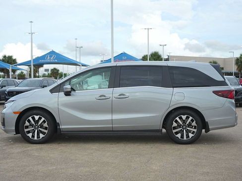 Certified 2026 Honda Odyssey EX-L image 3