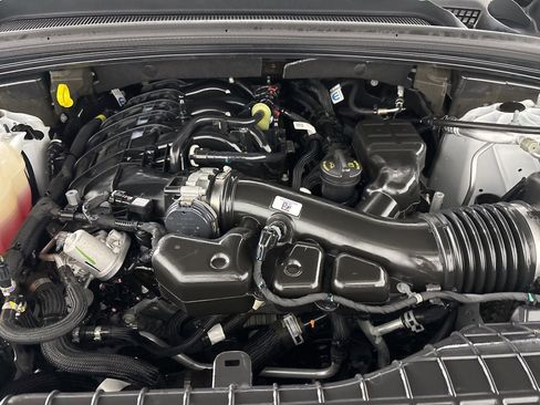 Used 2023 Jeep Grand Cherokee L Laredo image 34